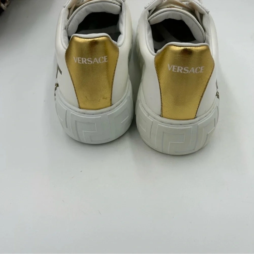 Men’s Versace Greca logo leather sneakers size 42 made in Italy